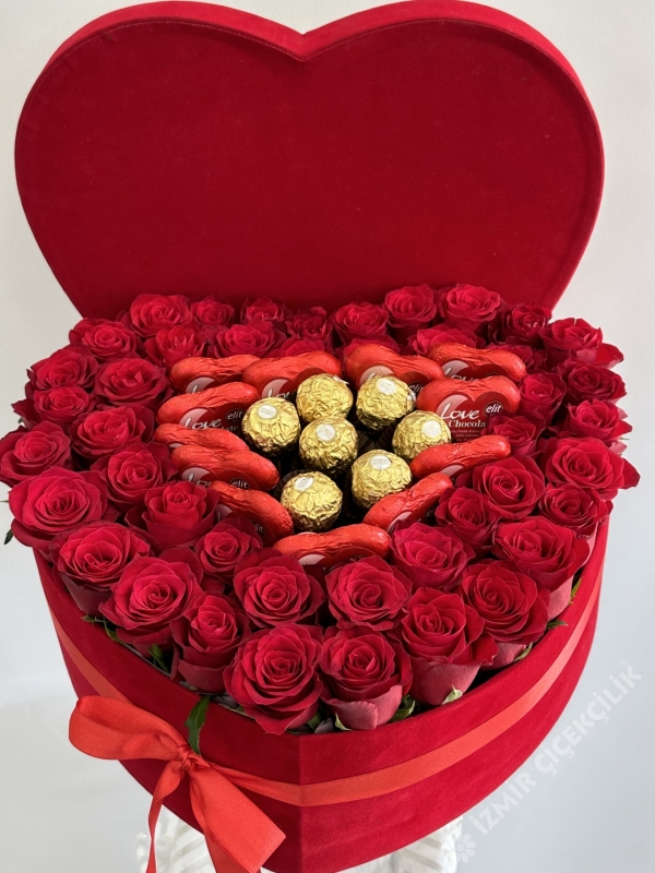 Large Kırmızı Kalp Kutuda Güller & Çikolatalar